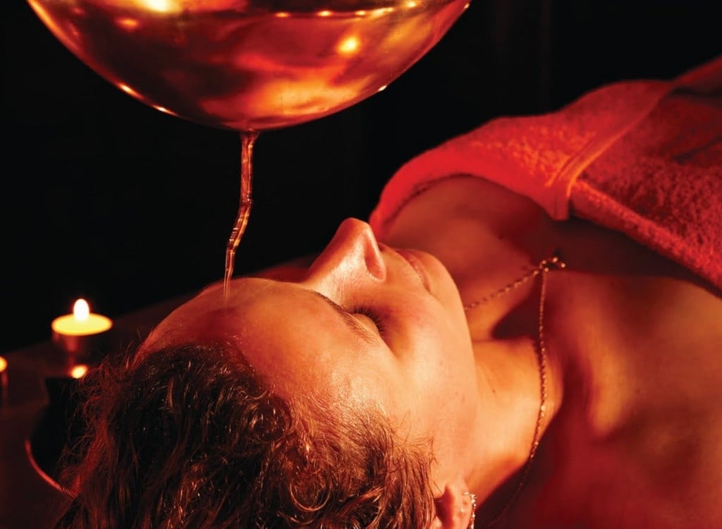 Massagem Indiana - Ayuverda MASSAGEM AYURVEDATERAPIA